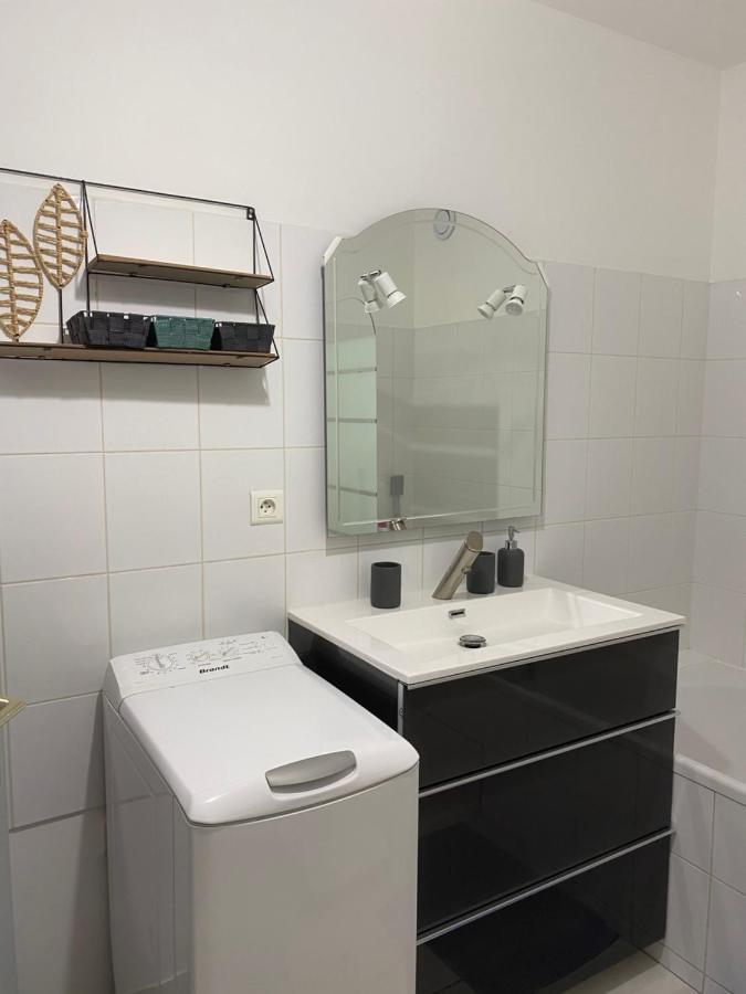 Parking Prive Gratuit, Balcon, 2 Chambres แคลร์มงต์-แฟร์รองด์ ภายนอก รูปภาพ