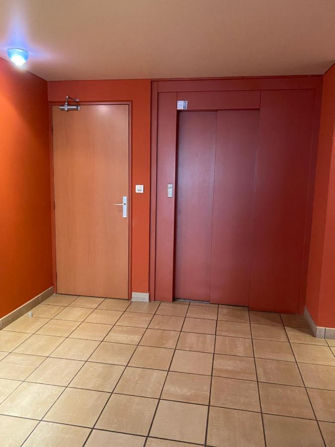 Parking Prive Gratuit, Balcon, 2 Chambres แคลร์มงต์-แฟร์รองด์ ภายนอก รูปภาพ