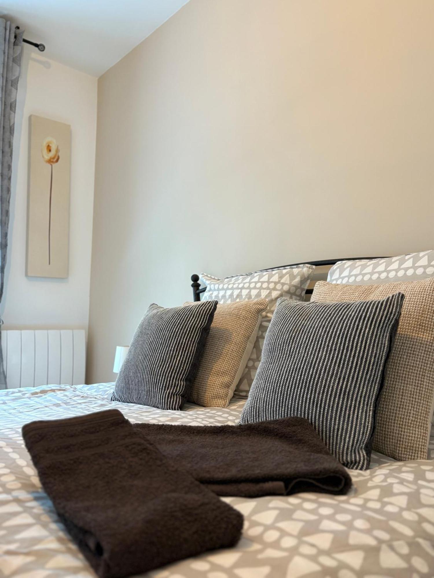 Parking Prive Gratuit, Balcon, 2 Chambres แคลร์มงต์-แฟร์รองด์ ภายนอก รูปภาพ